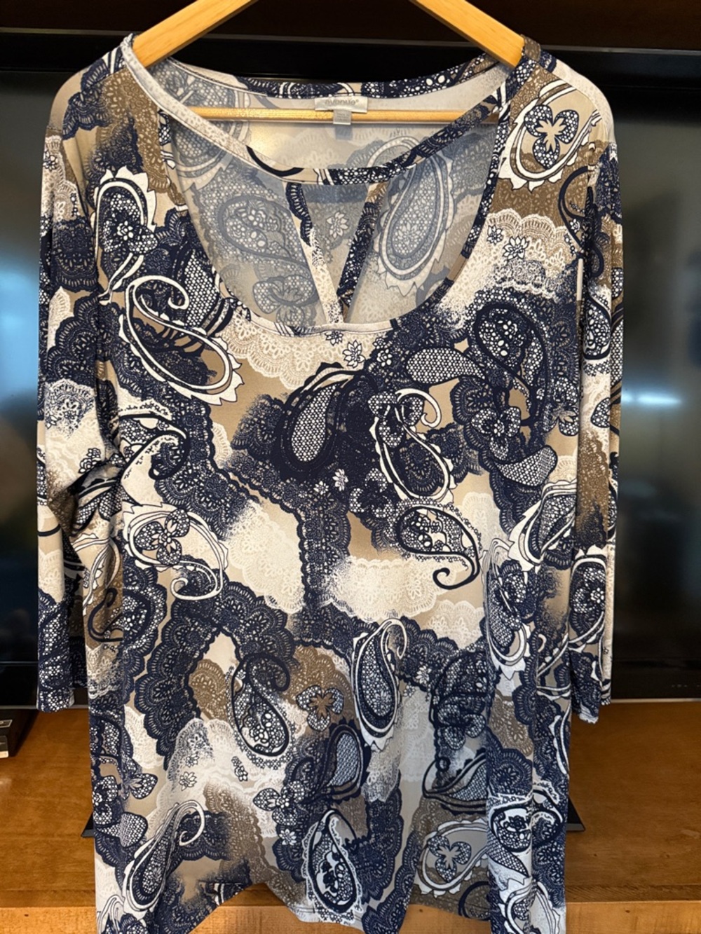 Avenue Paisley Scoop Neck Long Sleeve Top - Navy, Taupe & White